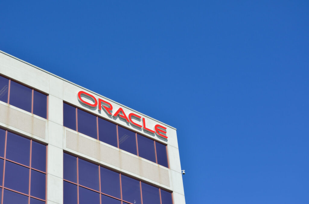 Market Movers: Oracle, Apple, and Alphabet